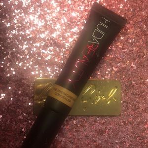 HUDA BEAUTY CONCEALER SHADE GRANOLA